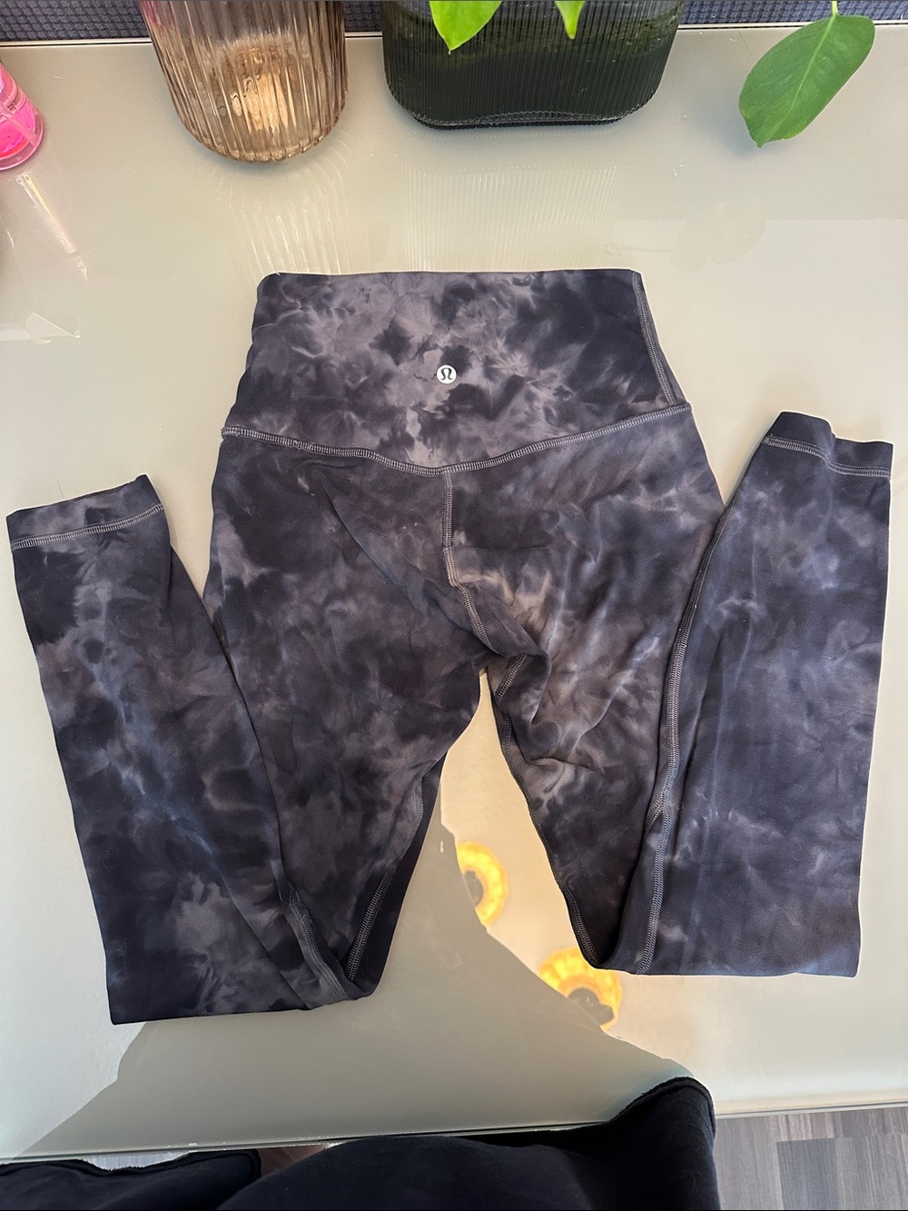 Lululemon Align Size 4 28 inch Black Tie-Dye High-Rise Leggings